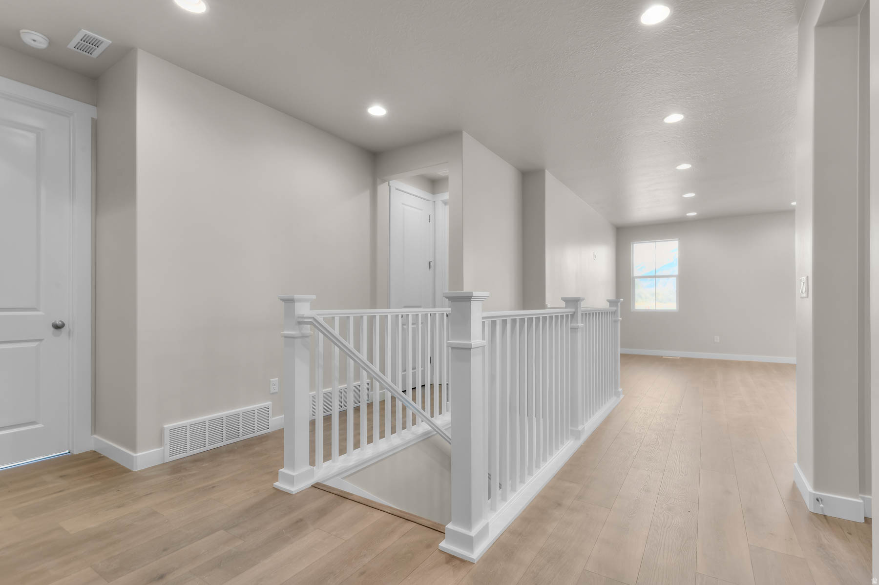 BROADVIEW SHORES 827 - Residential