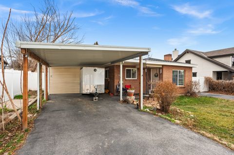 Tiny photo for 2352 E 3395 S, Salt Lake City, UT 84109 (MLS # 2127909)