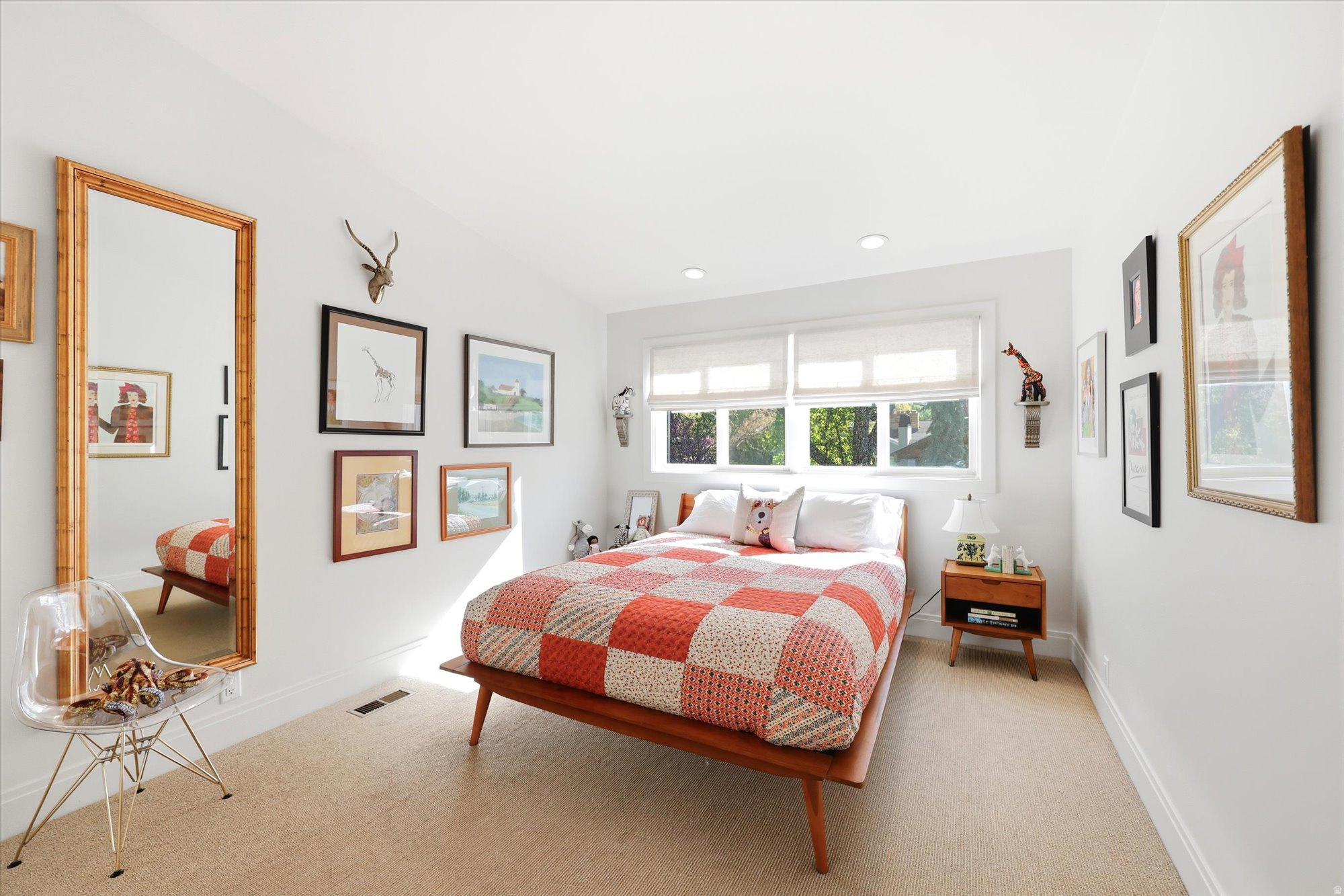 EDGEMOUNT HOMES CONDO PH 2 - Residential