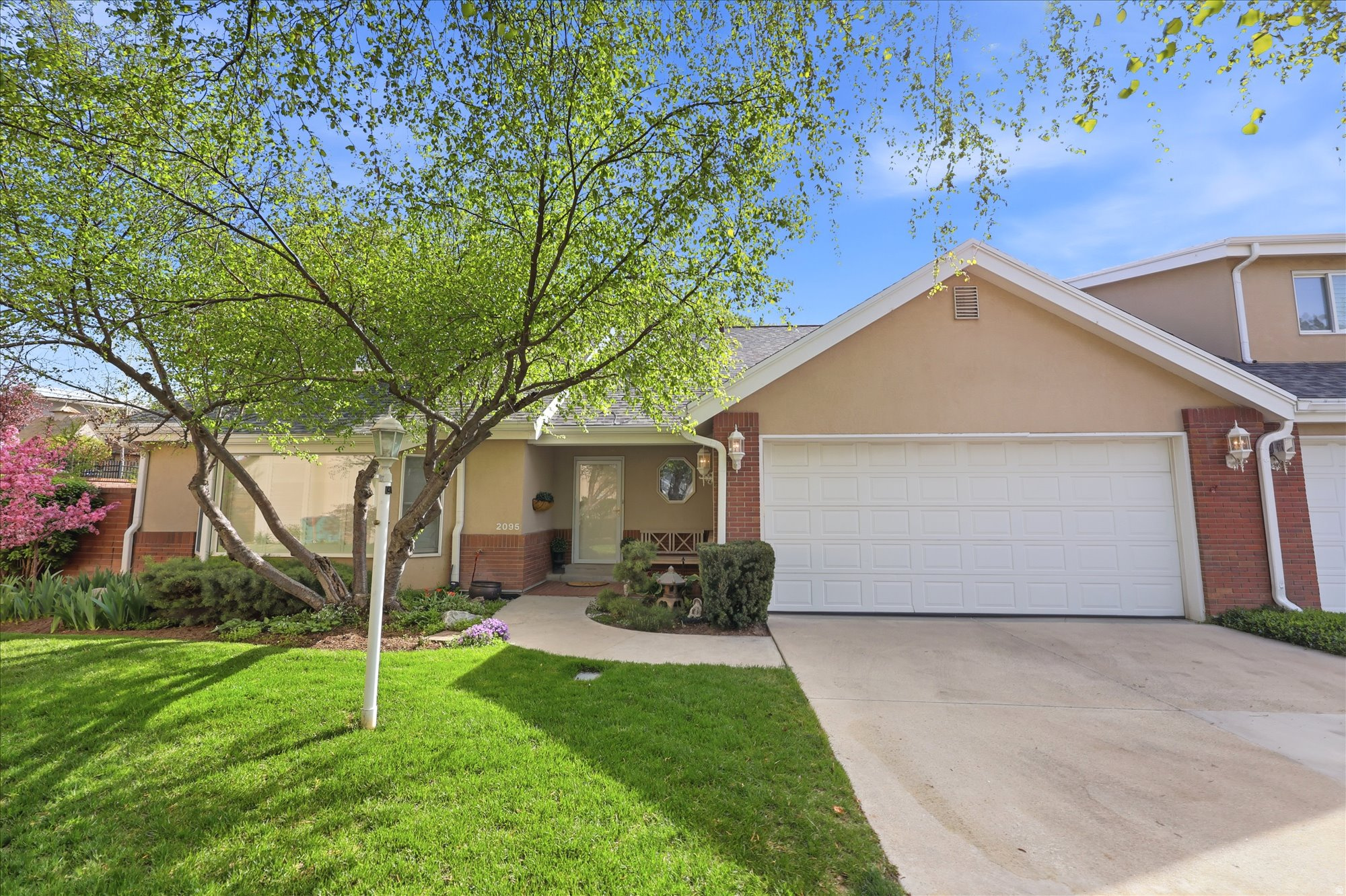 EDGEMOUNT HOMES CONDO PH 2 - Residential