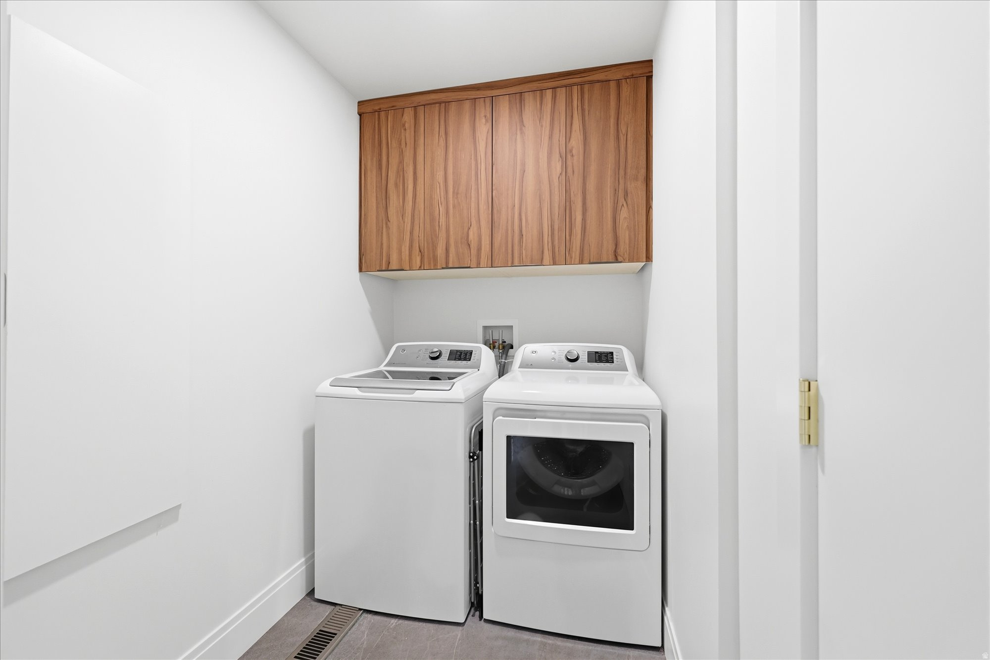 EDGEMOUNT HOMES CONDO PH 2 - Residential