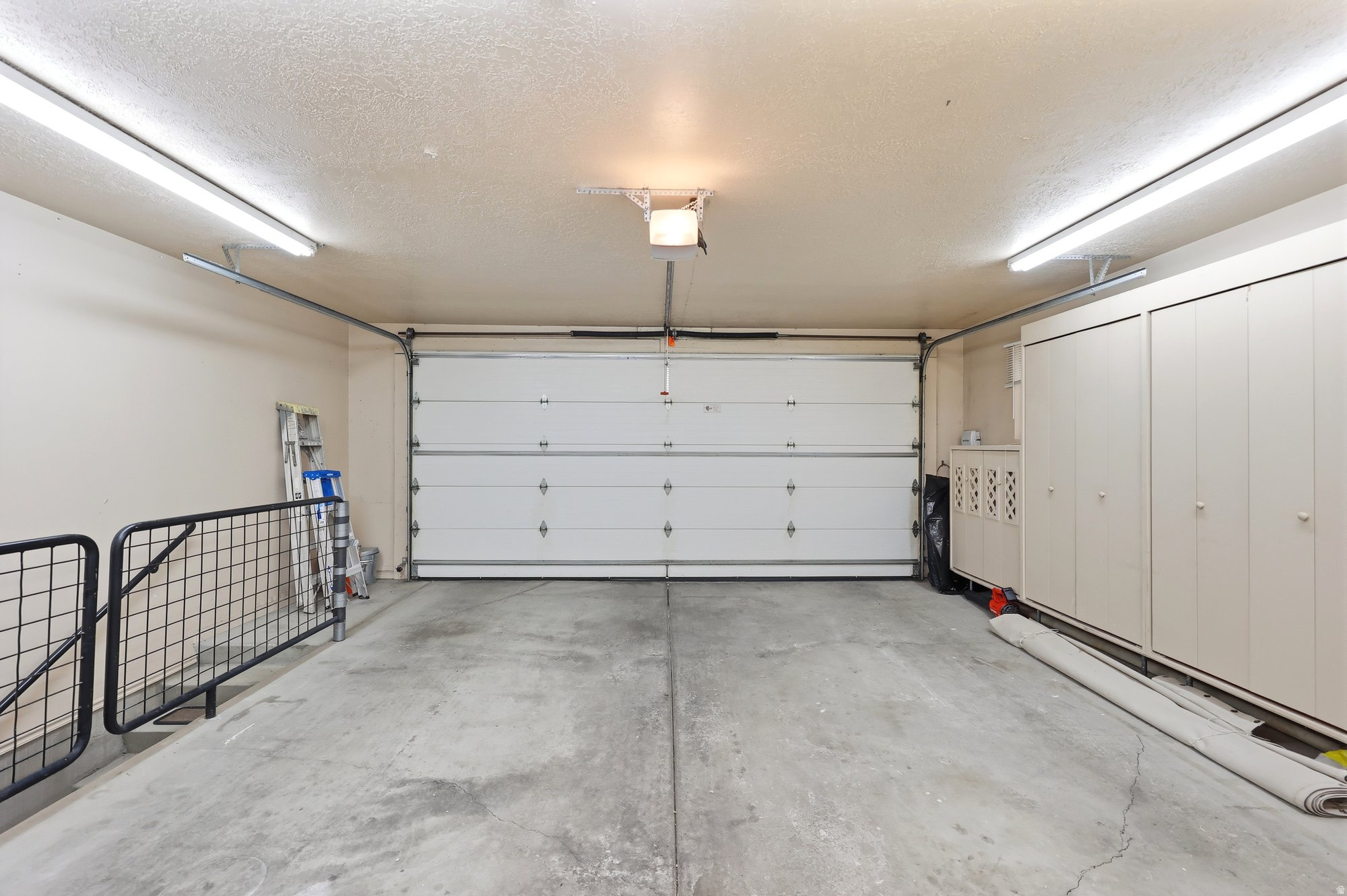 EDGEMOUNT HOMES CONDO PH 2 - Residential