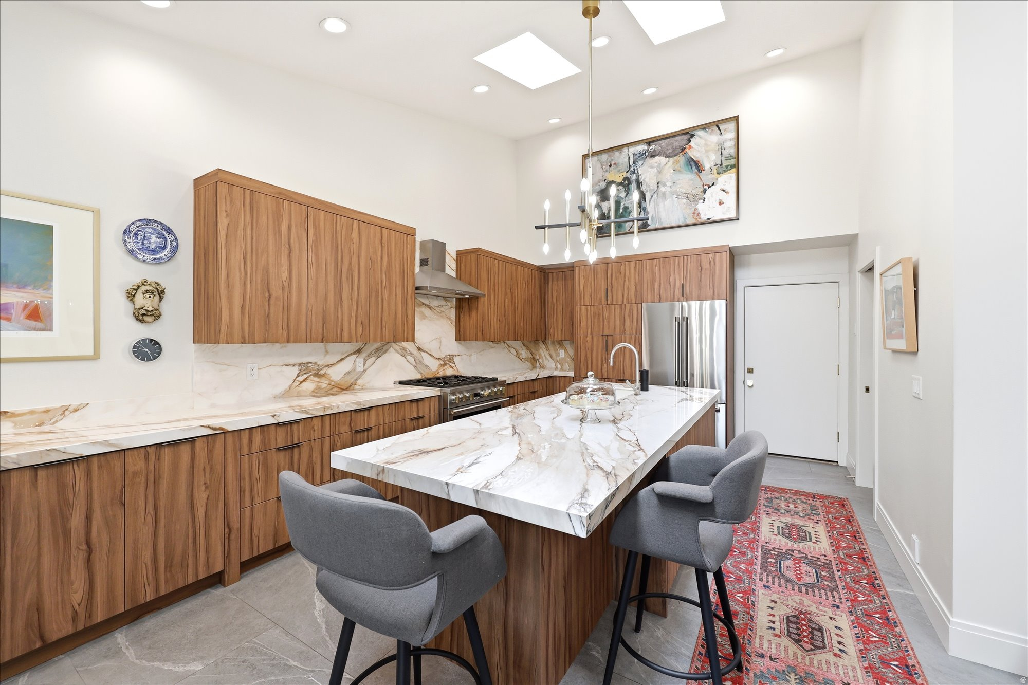 EDGEMOUNT HOMES CONDO PH 2 - Residential