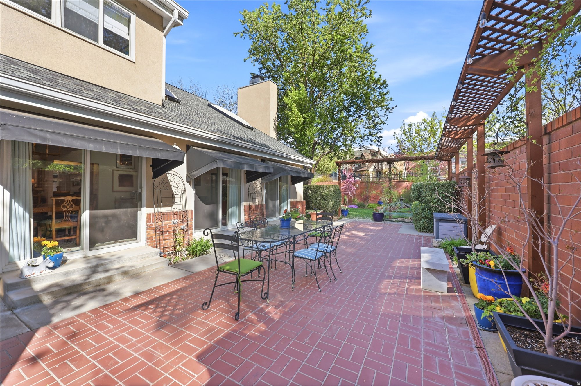 EDGEMOUNT HOMES CONDO PH 2 - Residential