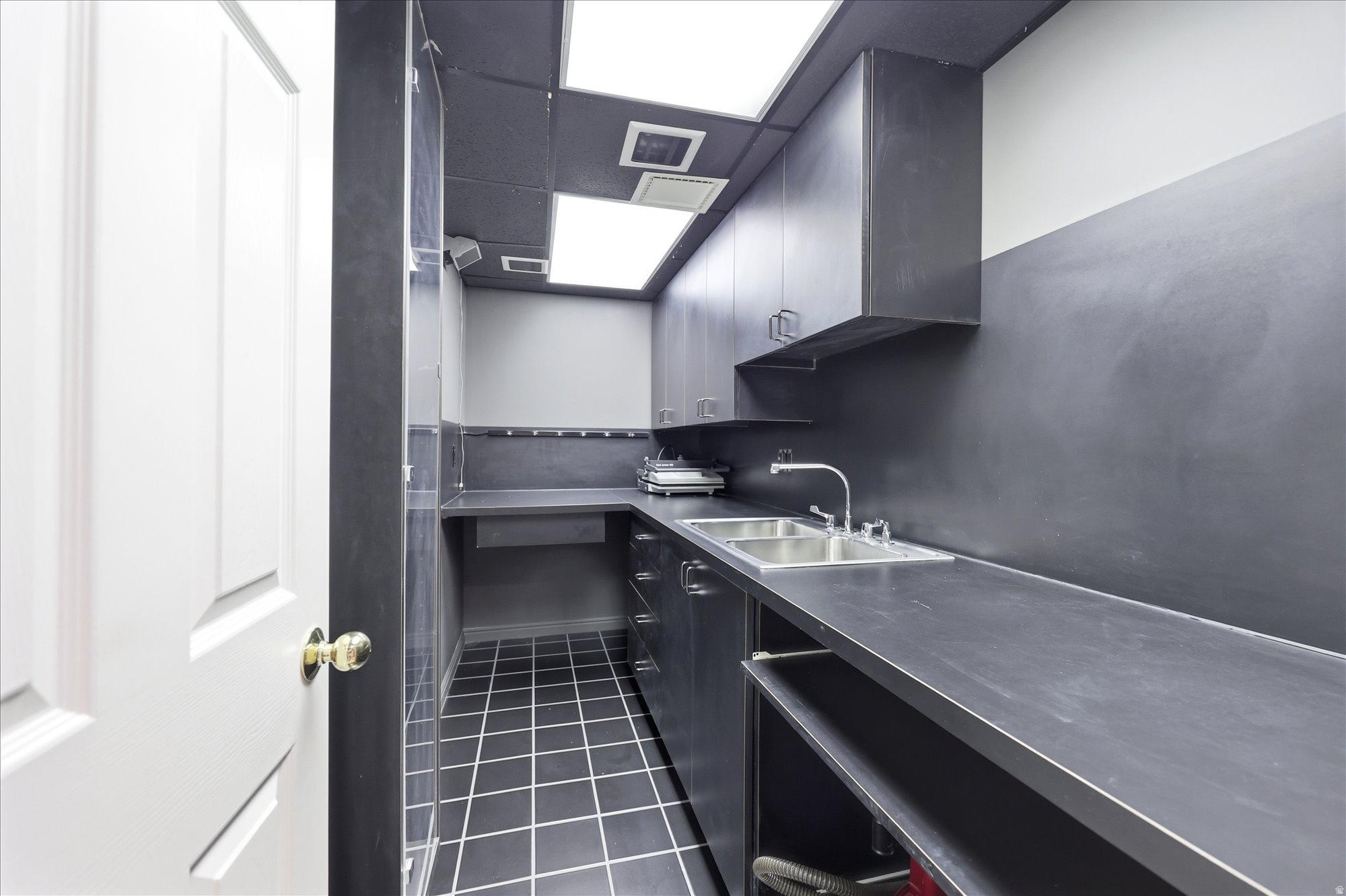 EDGEMOUNT HOMES CONDO PH 2 - Residential