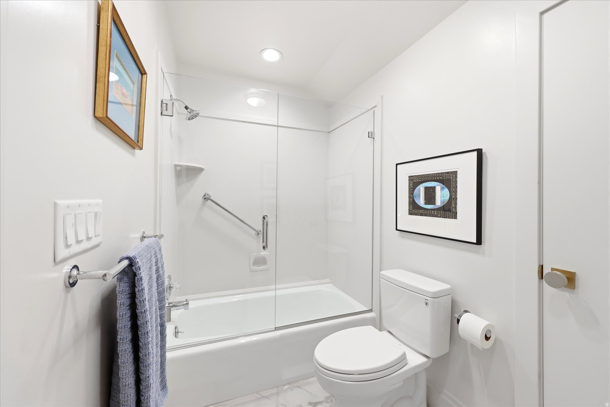 EDGEMOUNT HOMES CONDO PH 2 - Residential