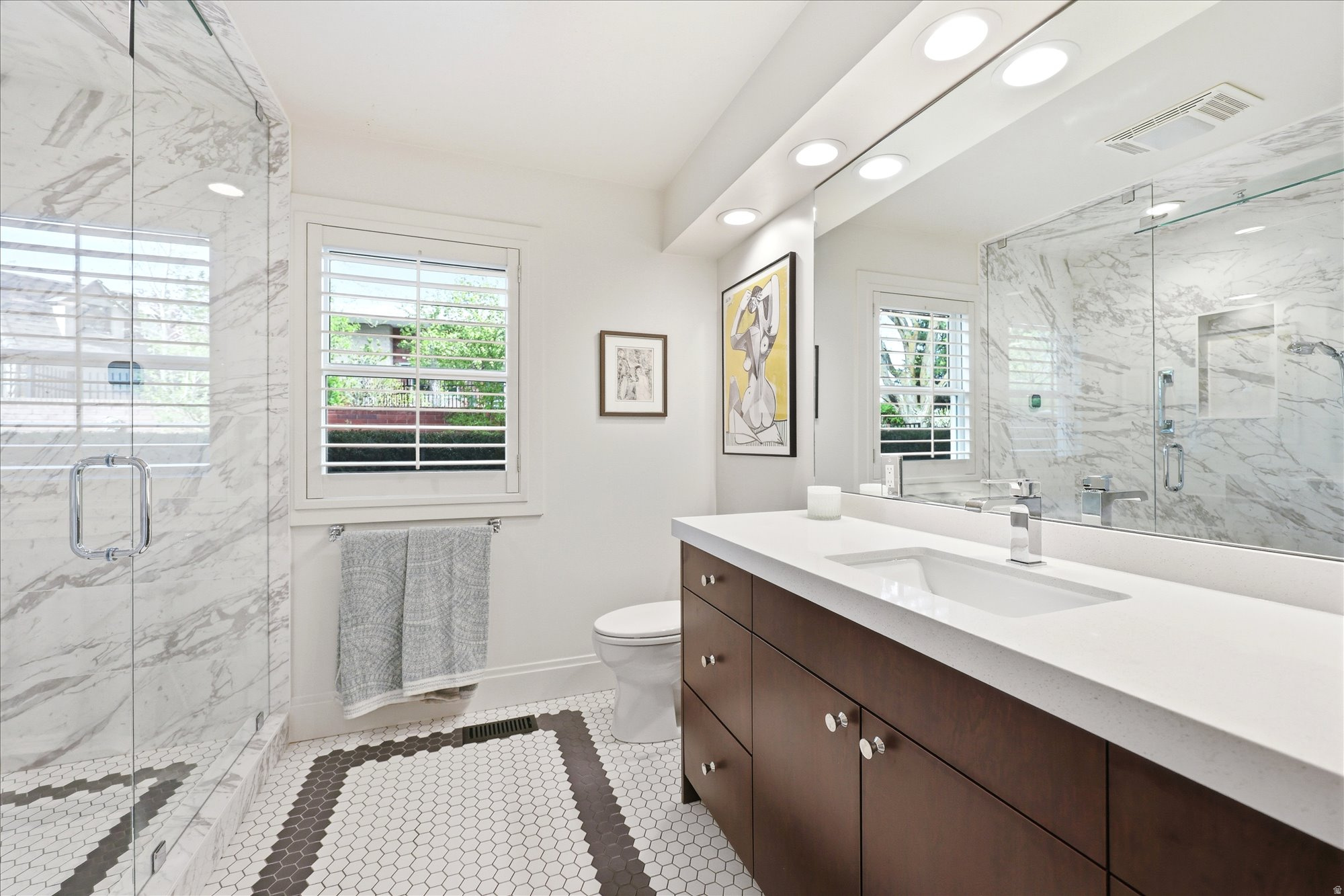 EDGEMOUNT HOMES CONDO PH 2 - Residential