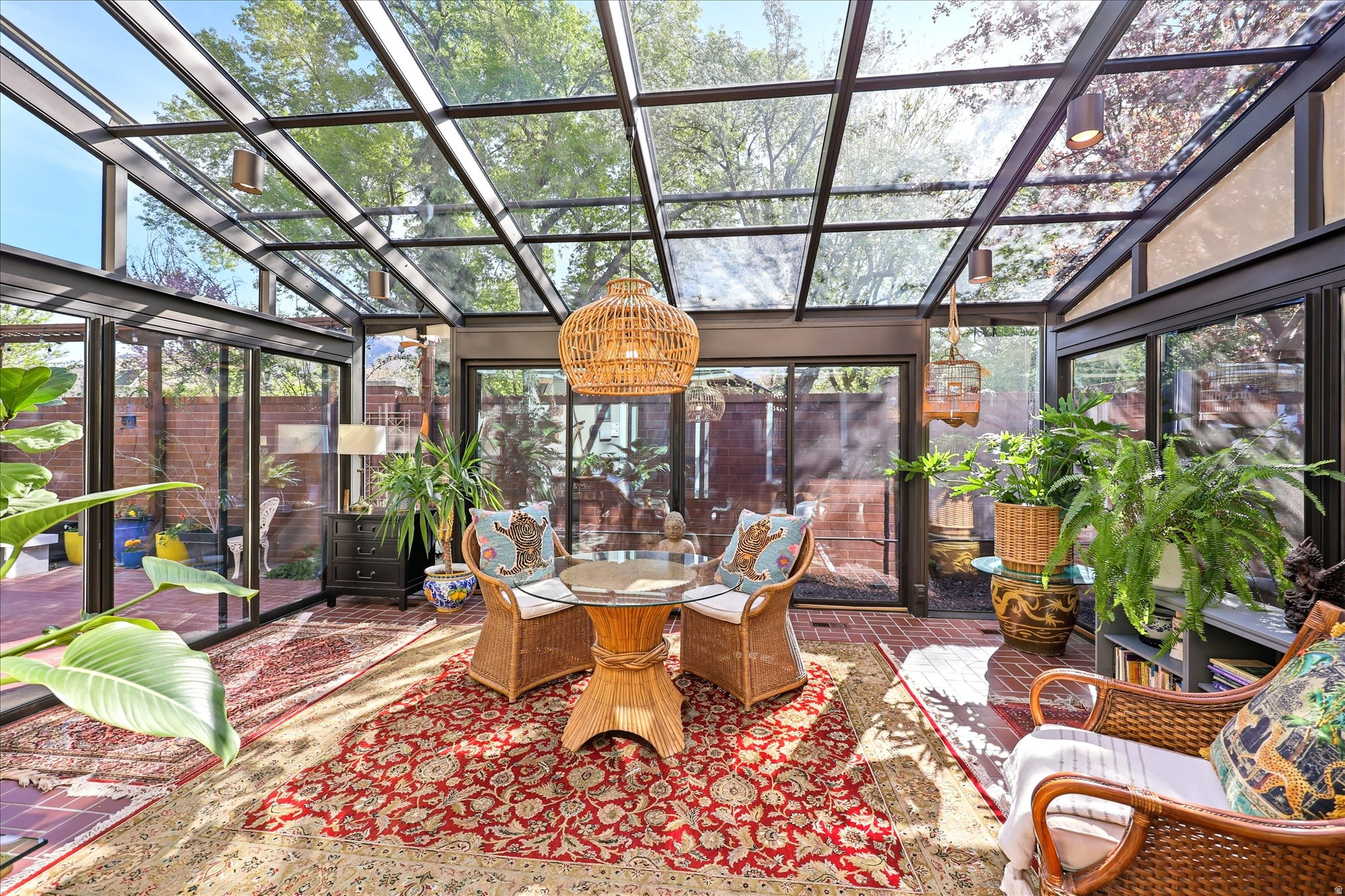 EDGEMOUNT HOMES CONDO PH 2 - Residential