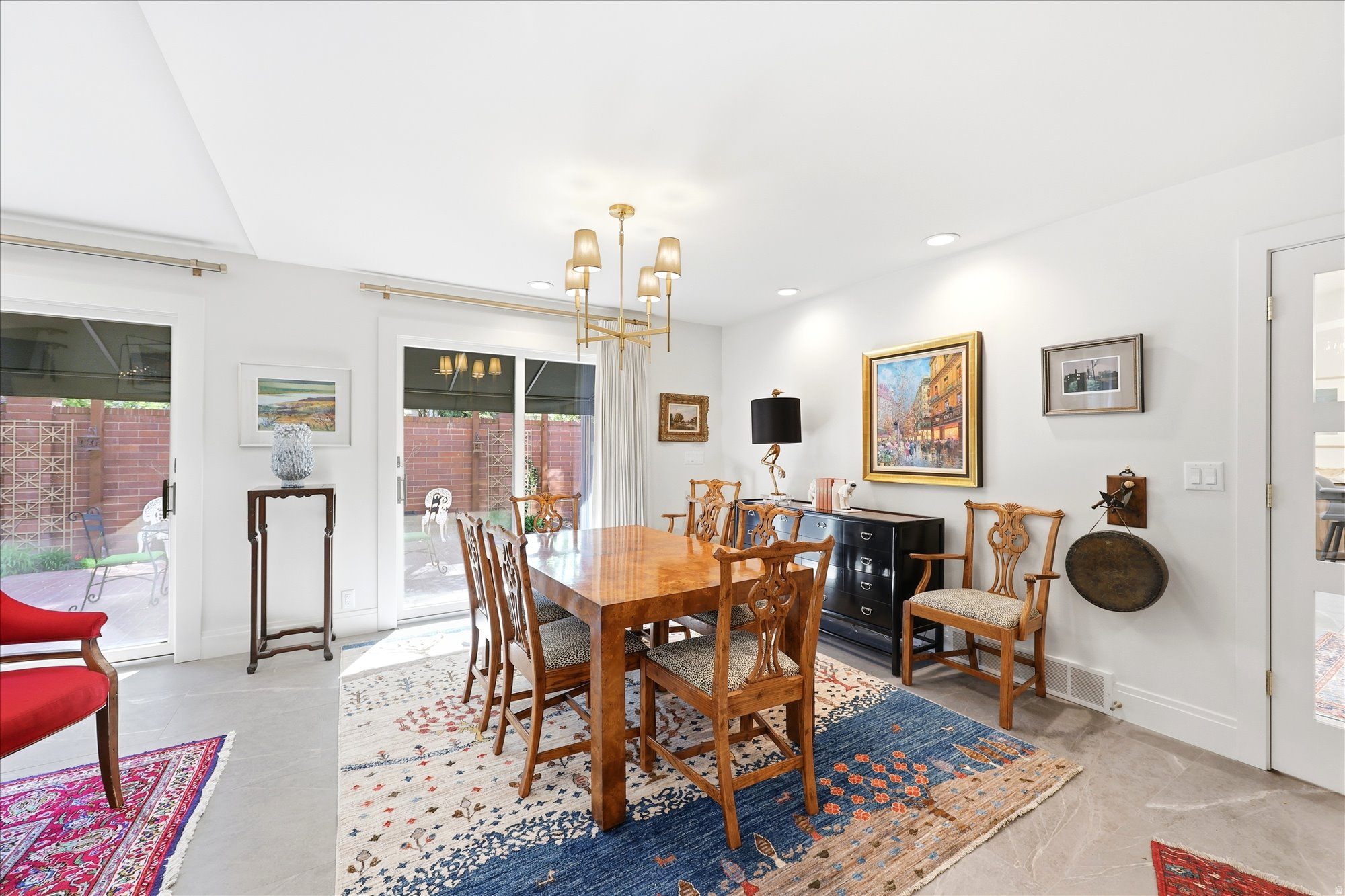 EDGEMOUNT HOMES CONDO PH 2 - Residential