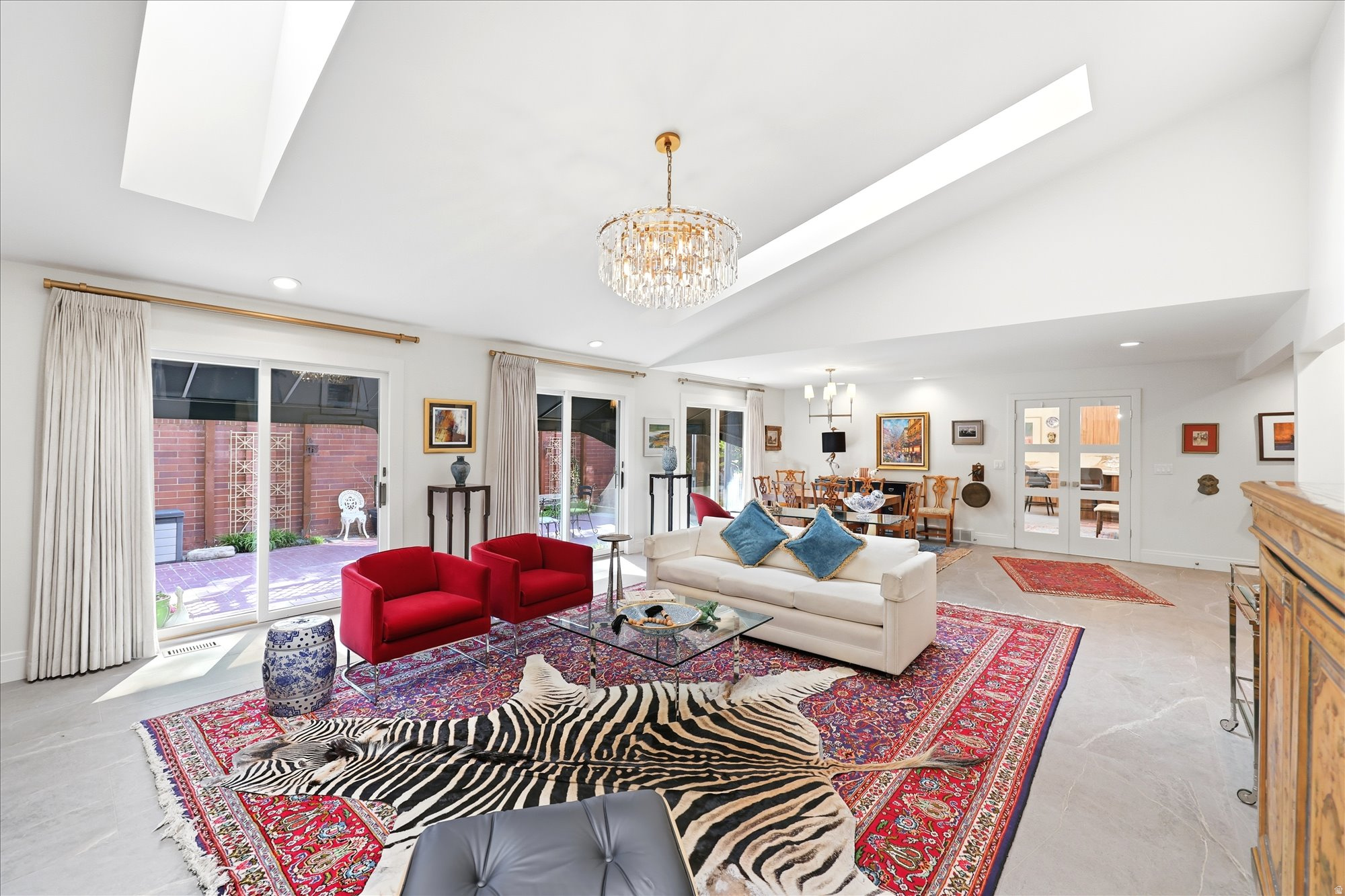 EDGEMOUNT HOMES CONDO PH 2 - Residential