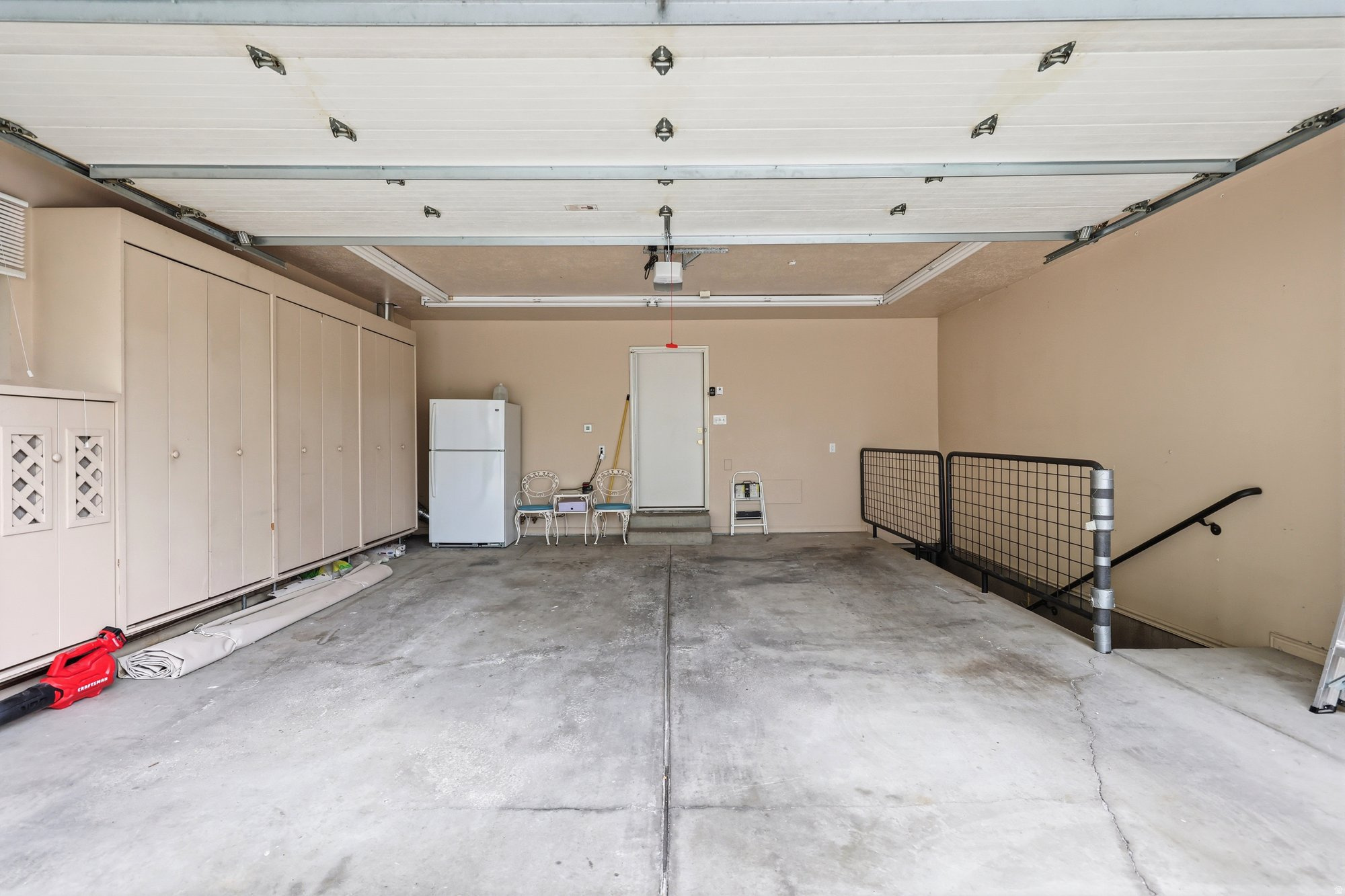 EDGEMOUNT HOMES CONDO PH 2 - Residential