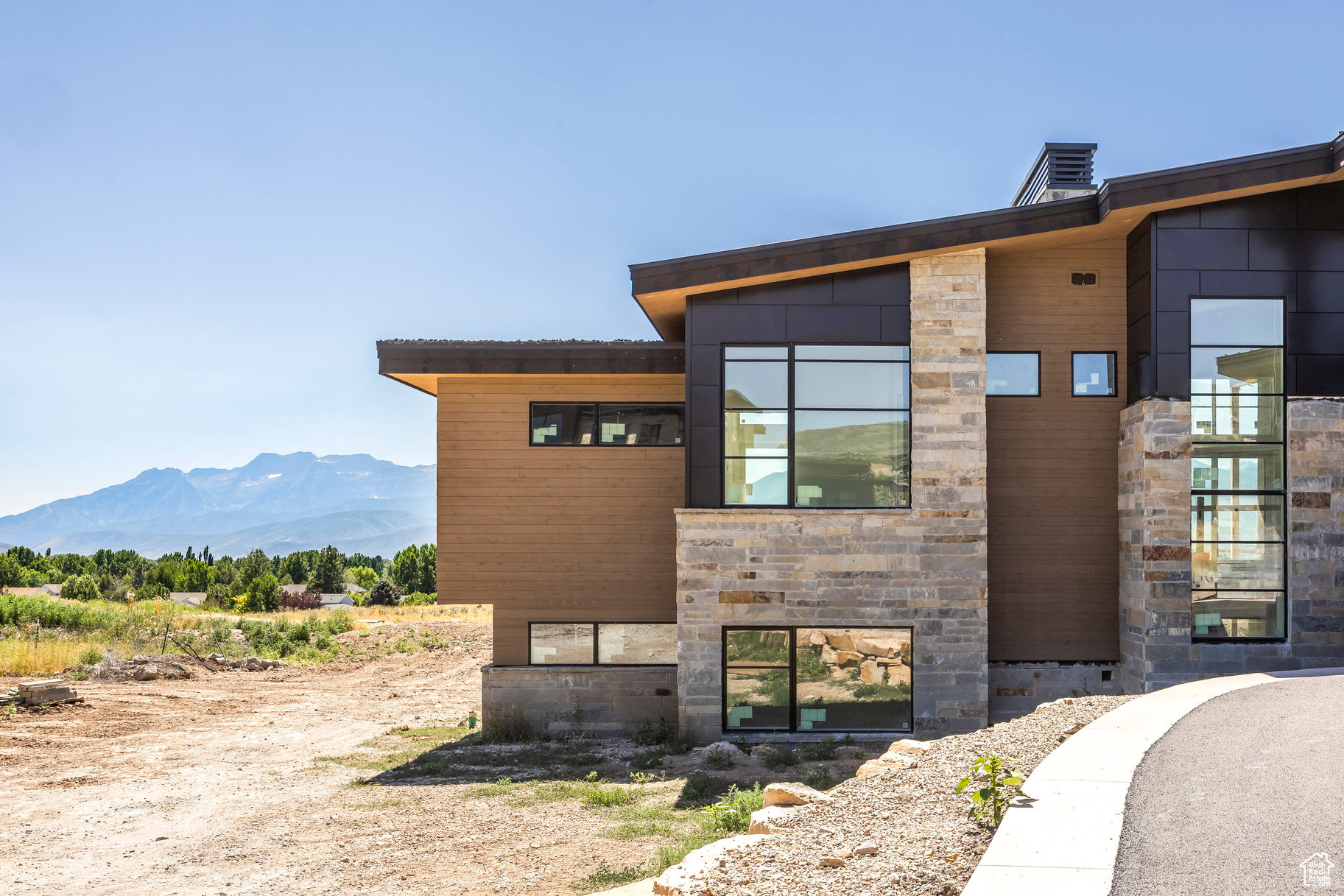 RED LEDGES - Residential