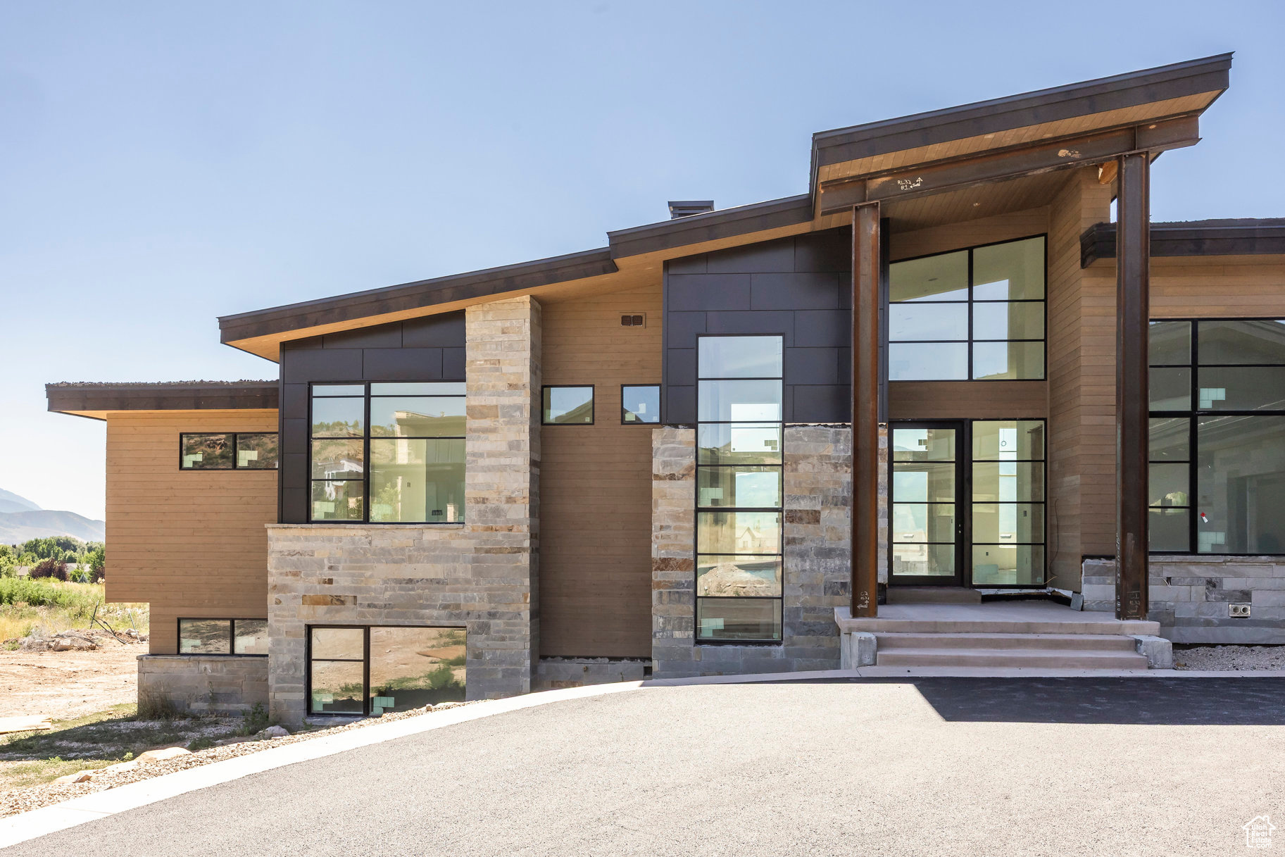 RED LEDGES - Residential