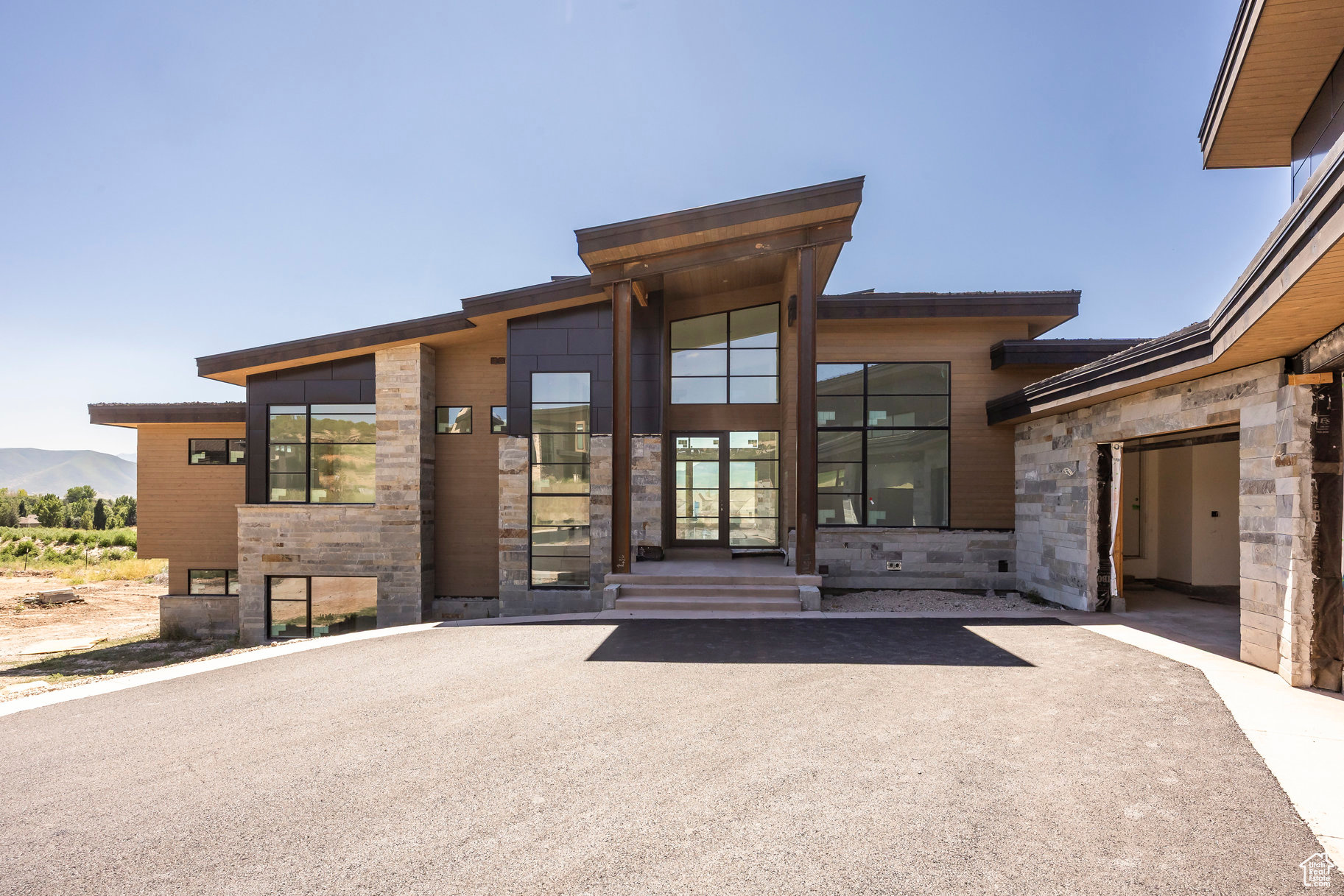 RED LEDGES - Residential