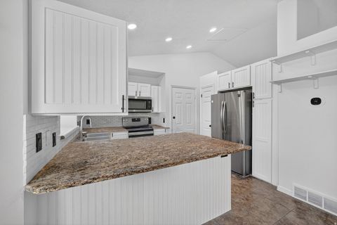 Tiny photo for 2289 N SUNSET DR, Lehi, UT 84043 (MLS # 2158421)