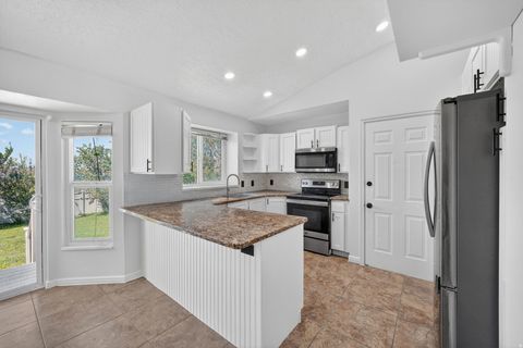 Tiny photo for 2289 N SUNSET DR, Lehi, UT 84043 (MLS # 2158421)