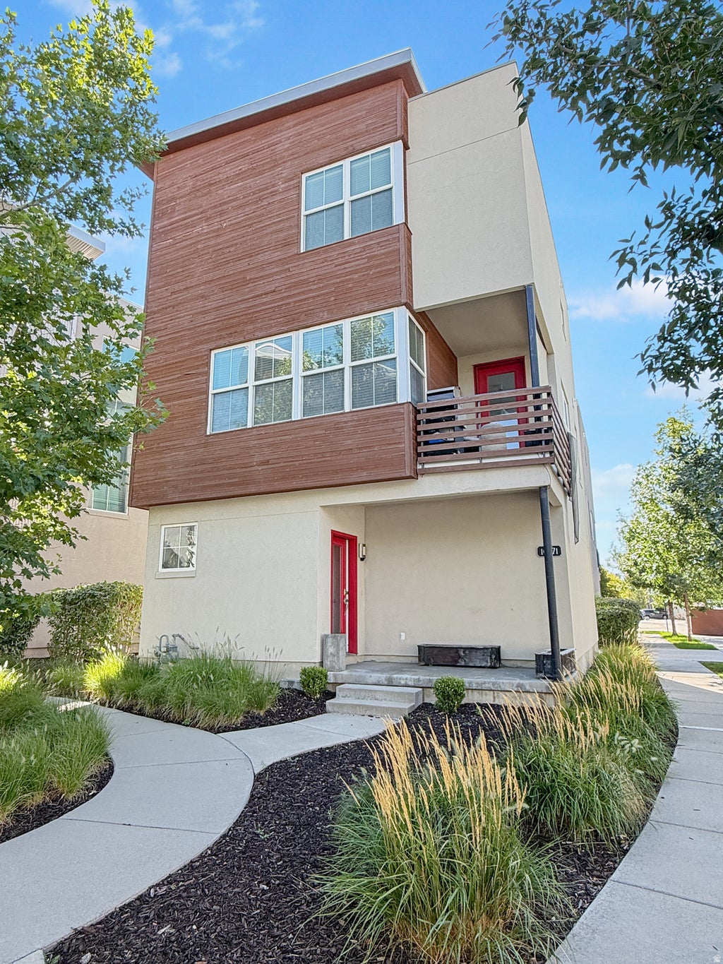 Photo of 10371 S ROARING CREEK LN, South Jordan, UT 84009 (MLS # 2181450)