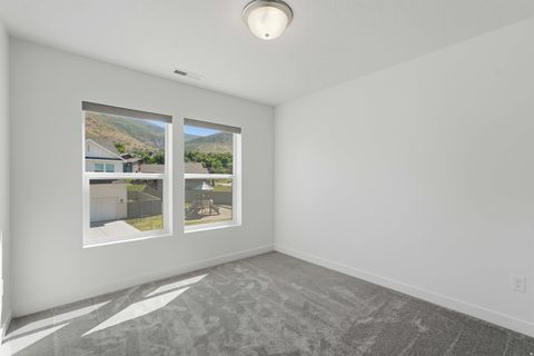Tiny photo for 915 N EVELYN ST W, Farmington, UT 84025 (MLS # 2158557)