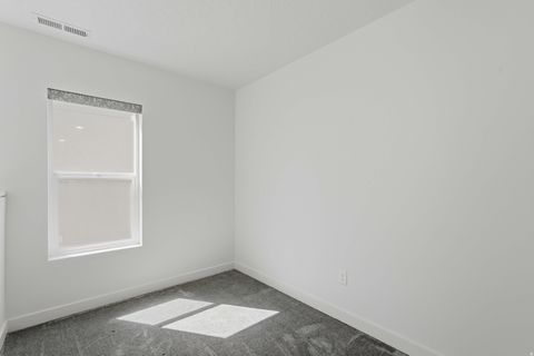 Tiny photo for 915 N EVELYN ST W, Farmington, UT 84025 (MLS # 2158557)