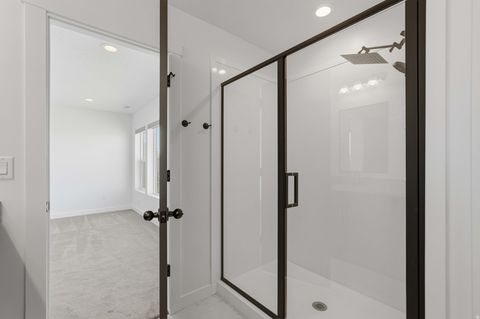 Tiny photo for 915 N EVELYN ST W, Farmington, UT 84025 (MLS # 2158557)