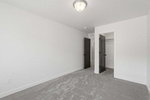 Tiny photo for 915 N EVELYN ST W, Farmington, UT 84025 (MLS # 2158557)