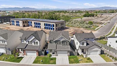 Tiny photo for 915 N EVELYN ST W, Farmington, UT 84025 (MLS # 2158557)