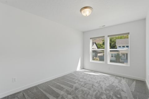 Tiny photo for 915 N EVELYN ST W, Farmington, UT 84025 (MLS # 2158557)