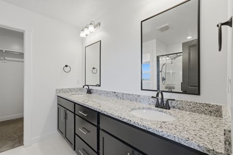 Tiny photo for 915 N EVELYN ST W, Farmington, UT 84025 (MLS # 2158557)