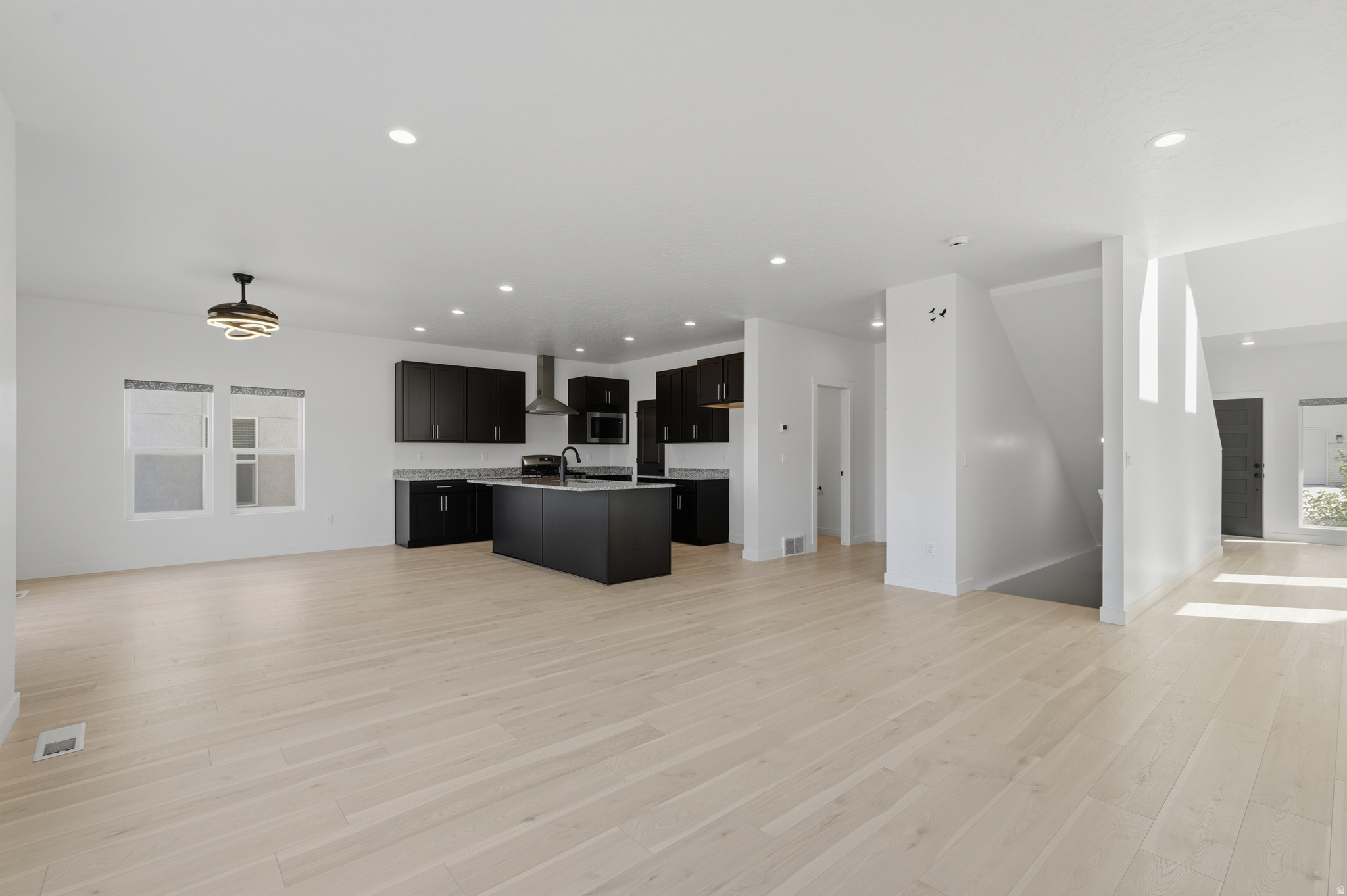 THE ROSE - Residential