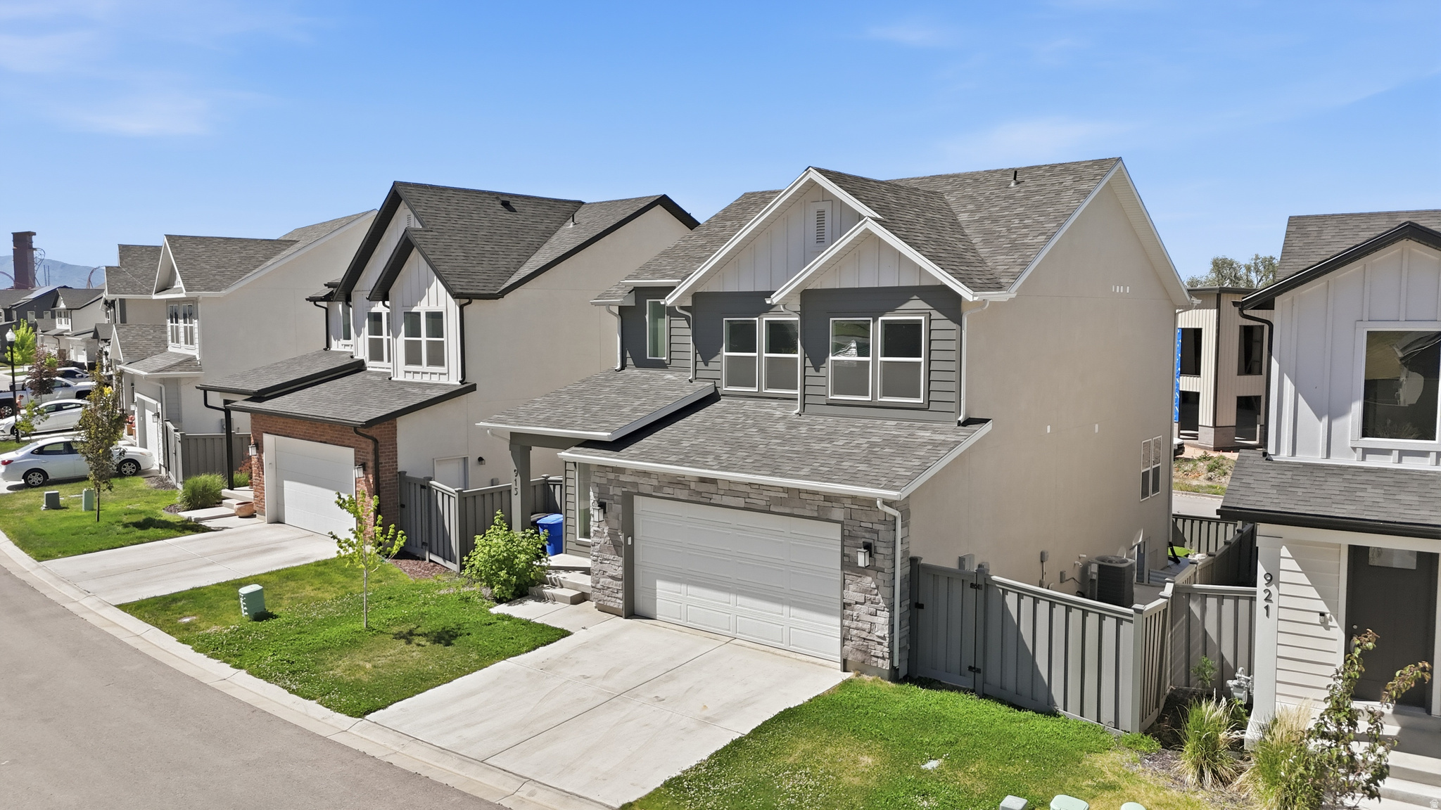THE ROSE - Residential