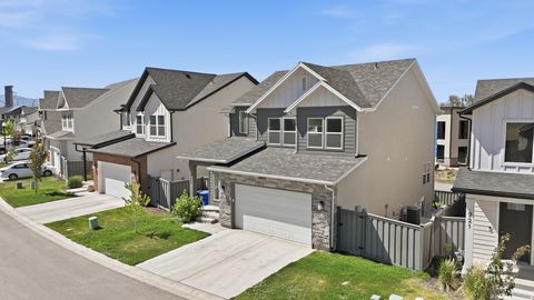 Tiny photo for 915 N EVELYN ST W, Farmington, UT 84025 (MLS # 2158557)