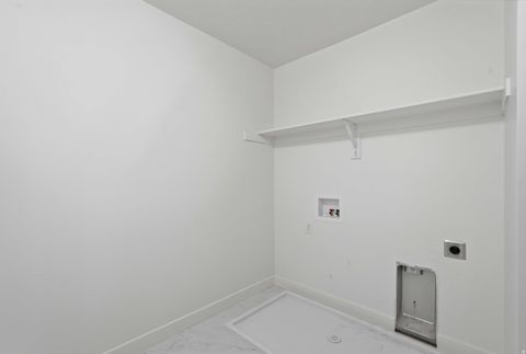 Tiny photo for 915 N EVELYN ST W, Farmington, UT 84025 (MLS # 2158557)