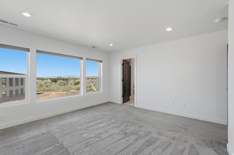 Tiny photo for 915 N EVELYN ST W, Farmington, UT 84025 (MLS # 2158557)