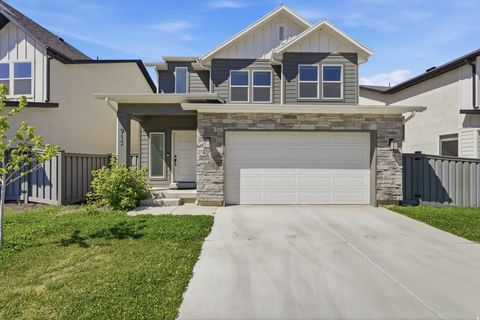 Tiny photo for 915 N EVELYN ST W, Farmington, UT 84025 (MLS # 2158557)