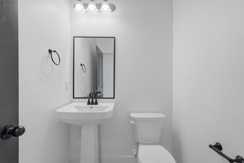 Tiny photo for 915 N EVELYN ST W, Farmington, UT 84025 (MLS # 2158557)