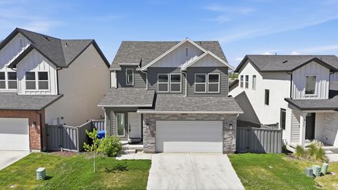 Tiny photo for 915 N EVELYN ST W, Farmington, UT 84025 (MLS # 2158557)