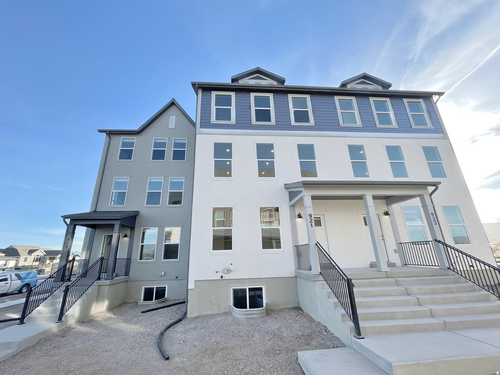 BEACON POINTE - Residential