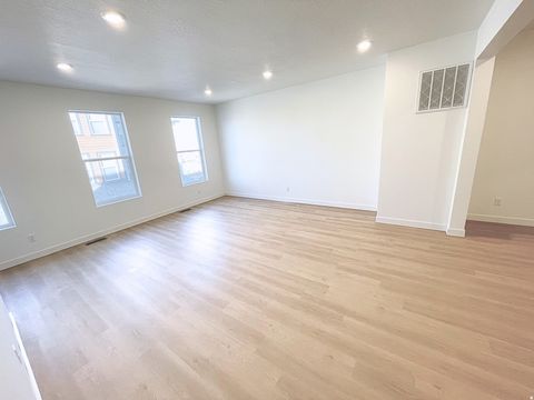 Tiny photo for 921 S MATHILDA DR #261, Saratoga Springs, UT 84045 (MLS # 2125806)