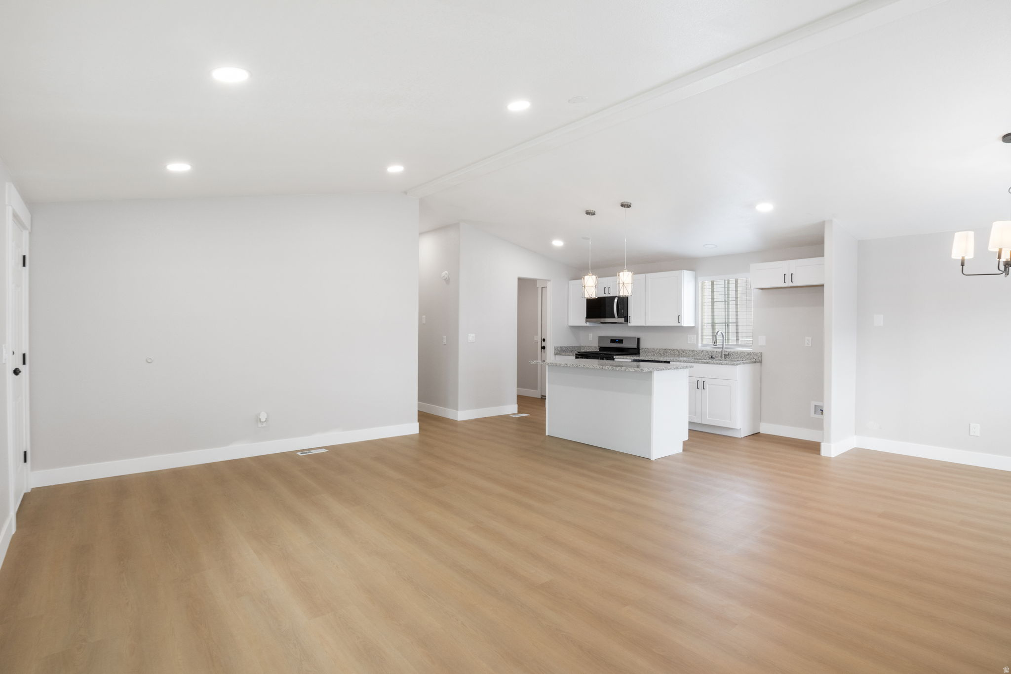 ROLLING HILLS COMMUNITY - Residential