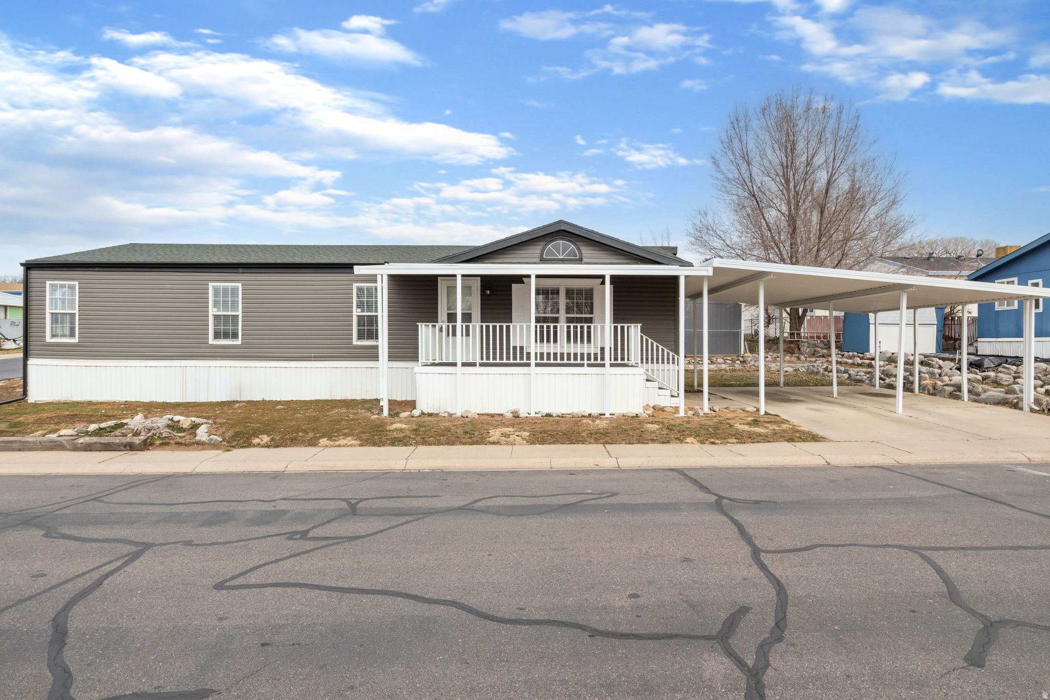 ROLLING HILLS COMMUNITY - Residential