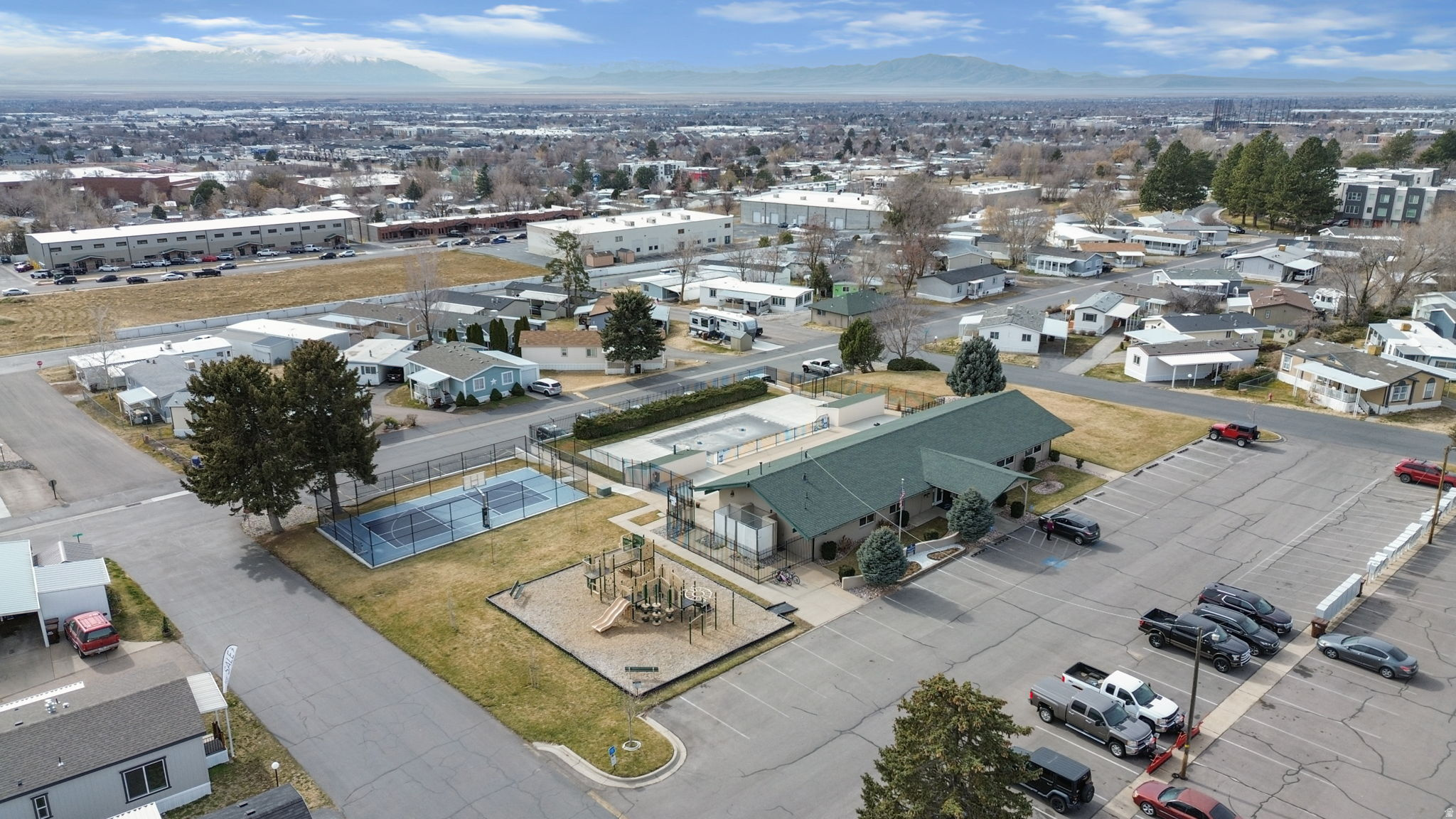 ROLLING HILLS COMMUNITY - Residential