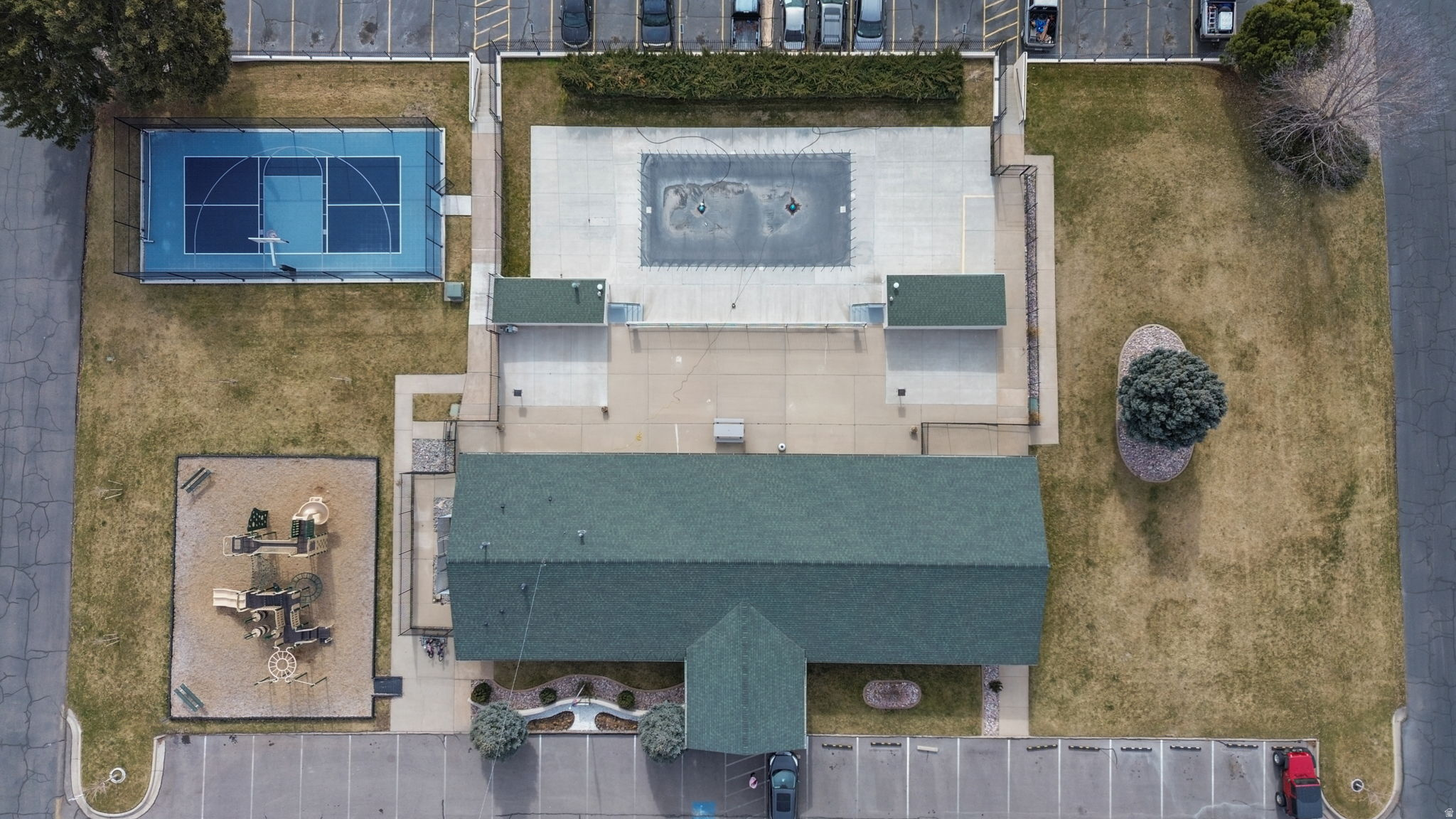 ROLLING HILLS COMMUNITY - Residential