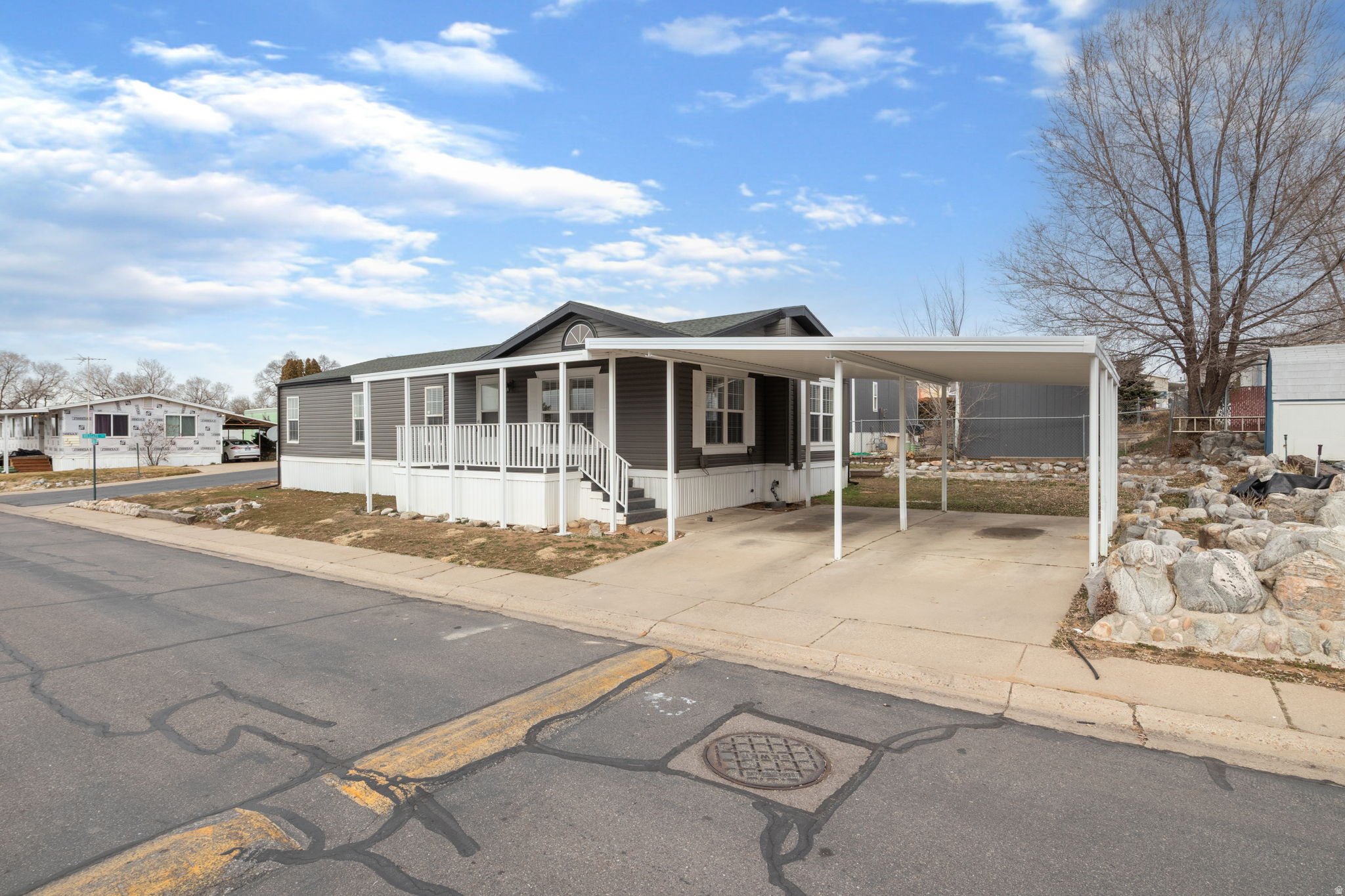 ROLLING HILLS COMMUNITY - Residential