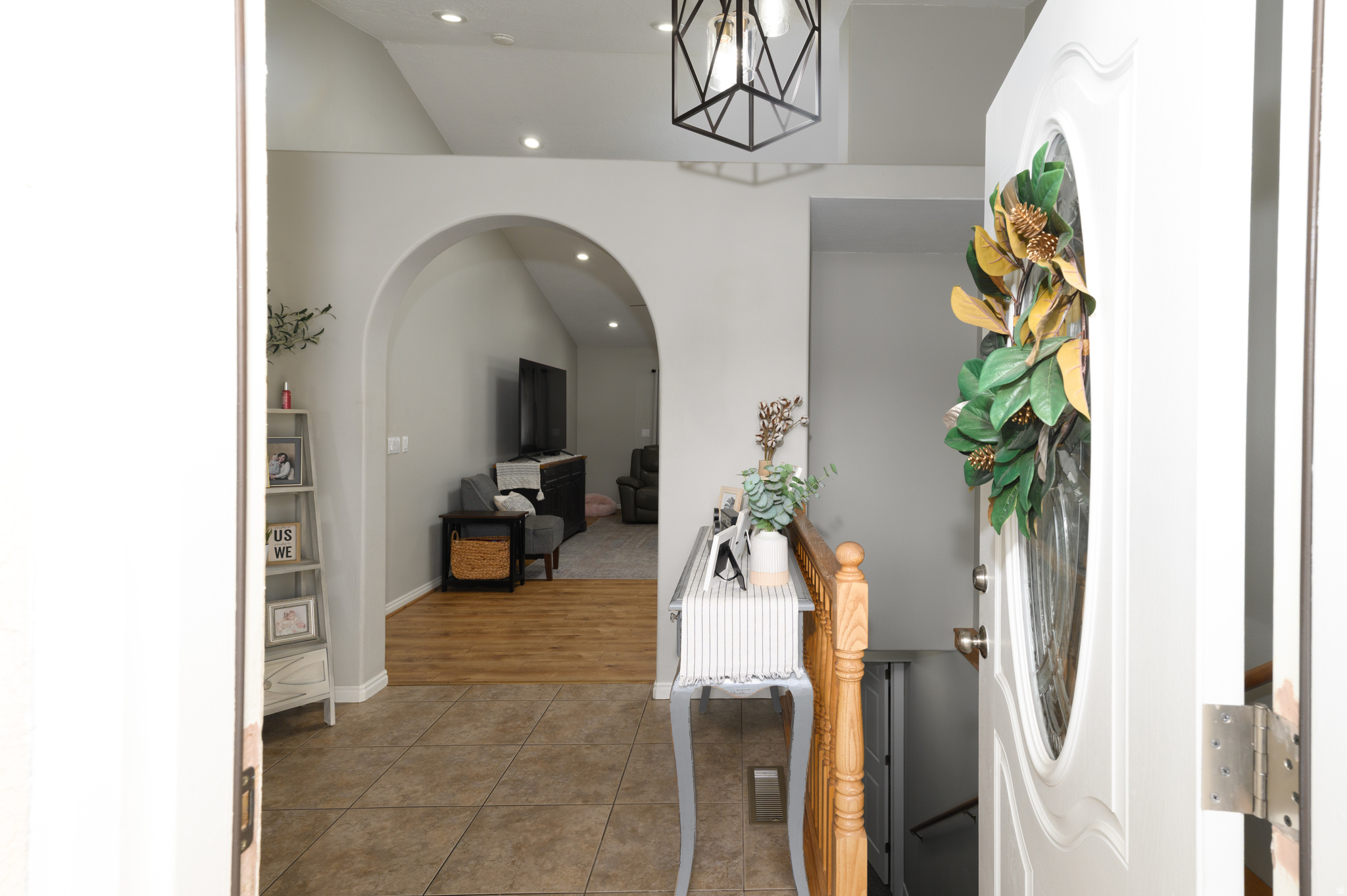 BLOOMINGTON HILLS - Residential