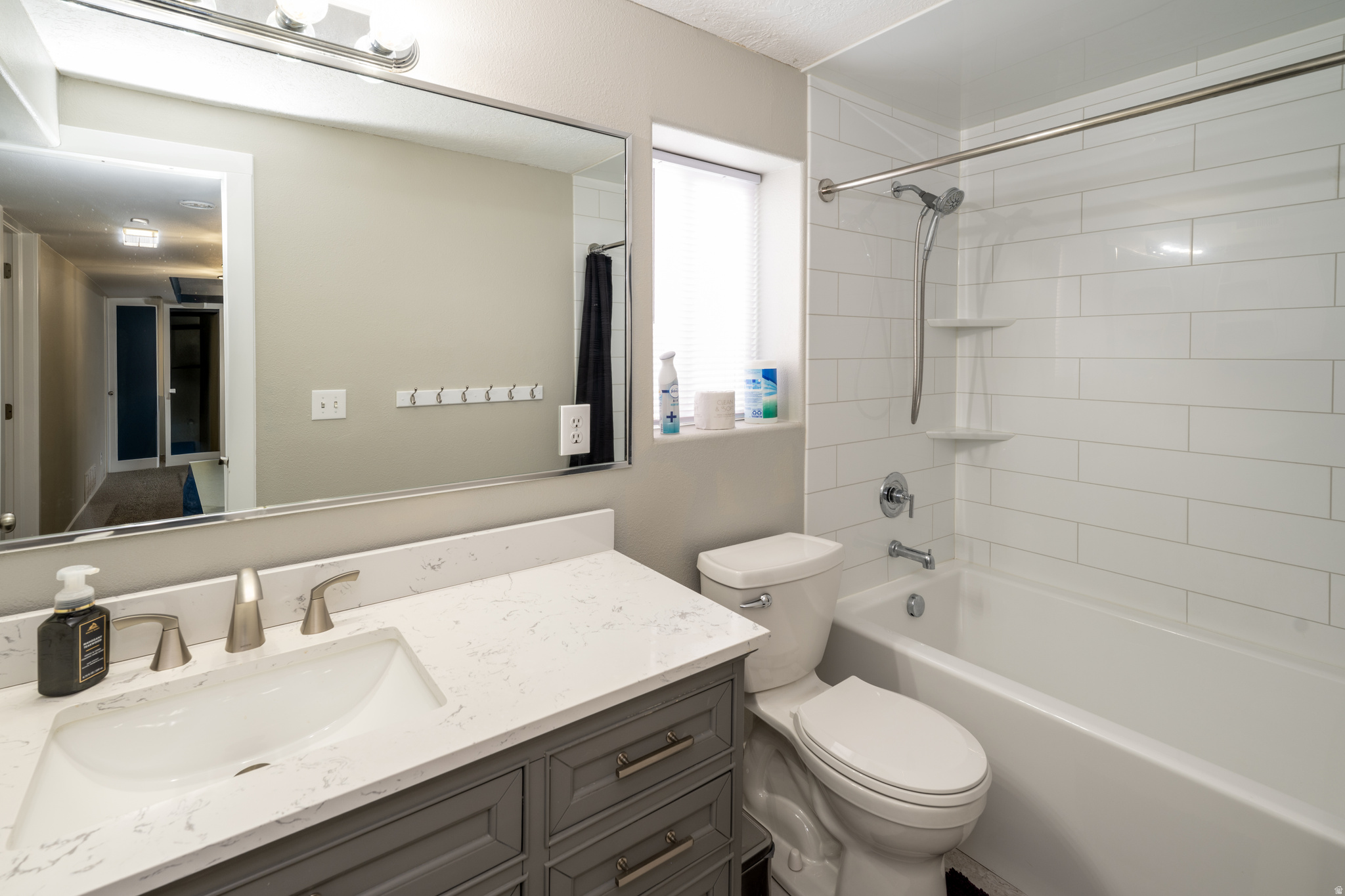 BLOOMINGTON HILLS - Residential