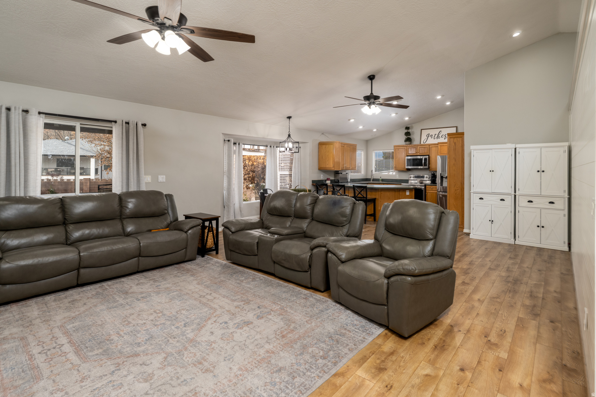 BLOOMINGTON HILLS - Residential