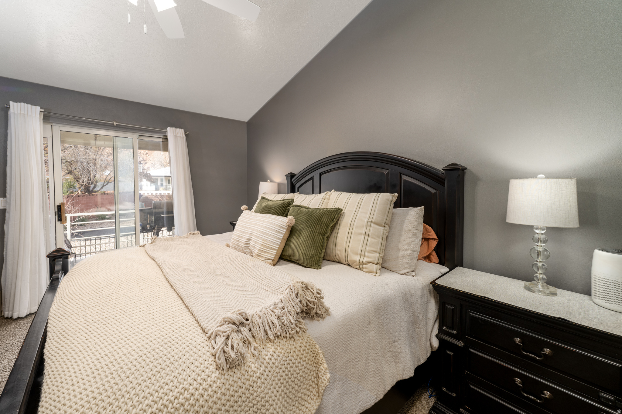 BLOOMINGTON HILLS - Residential