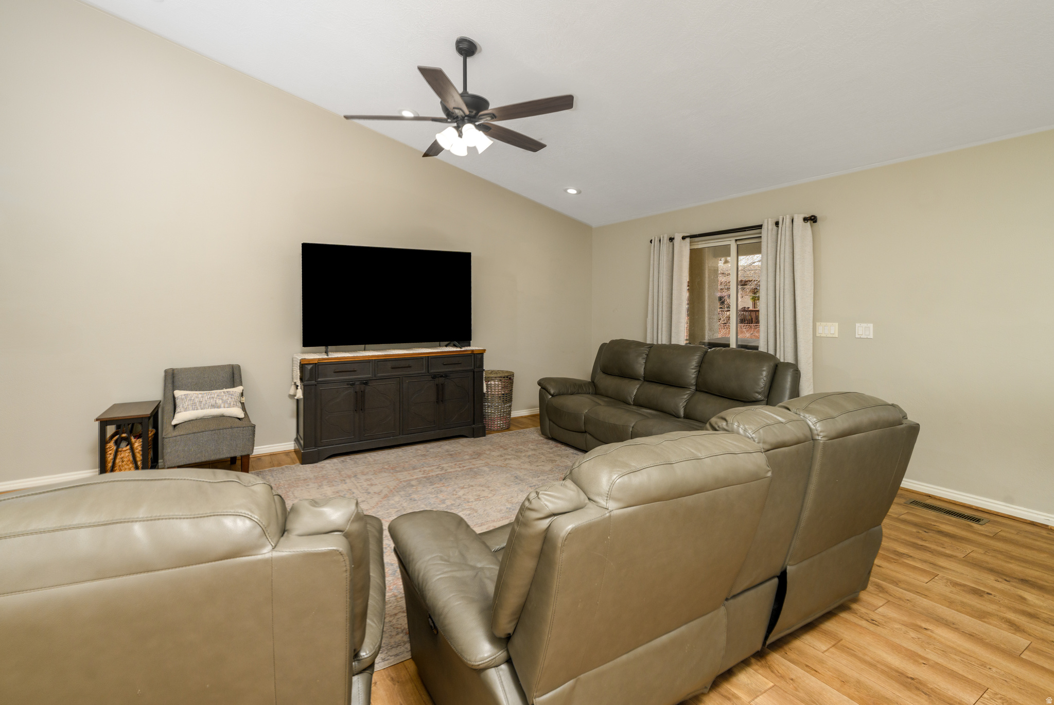 BLOOMINGTON HILLS - Residential