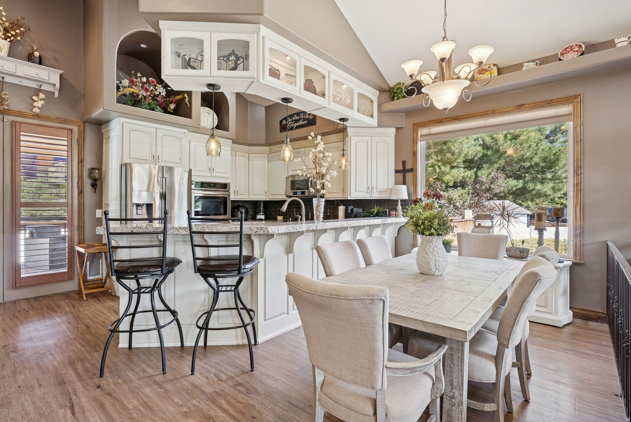 ALPINE COUNTRY - Residential