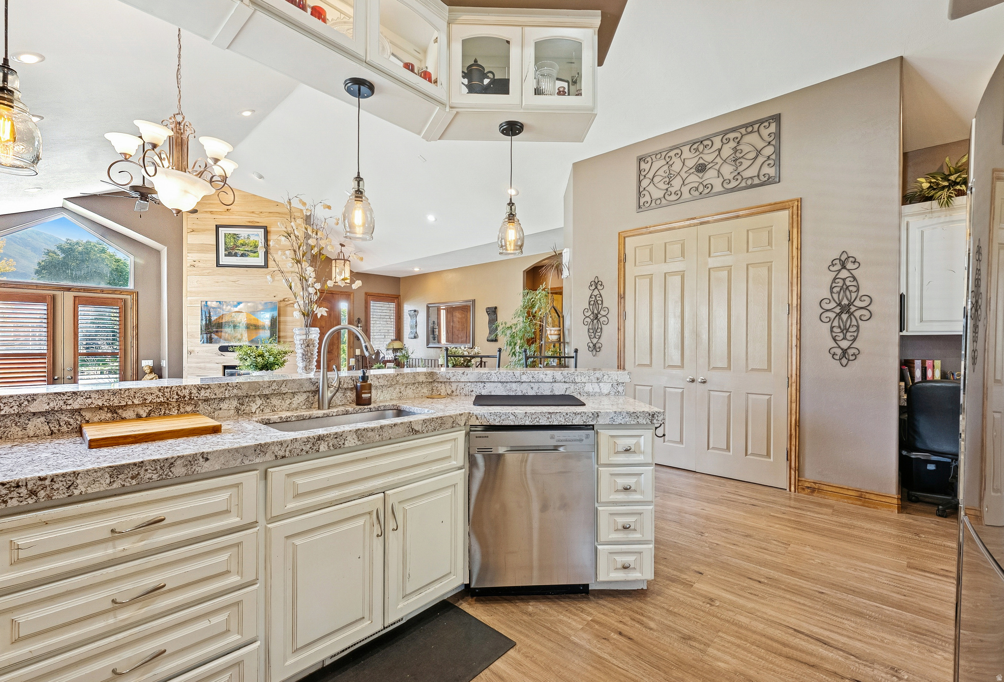 ALPINE COUNTRY - Residential